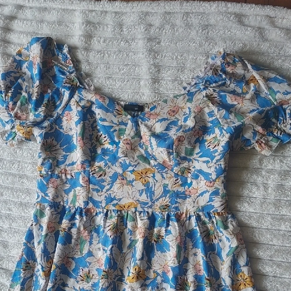 Floral Maxi Dress in Blue and White - Picture 3 of 7